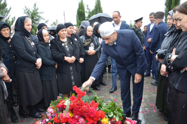 İcra başçısı şəhid Tural Eyyubovun anım tədbirində iştirak edib.