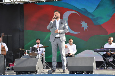 Kürdəmir rayonunun Carlı kəndində stadion kompleksi tikilib.