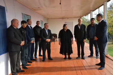 Carlı kəndində sakinlər ilə səyyar qəbul keçirilib