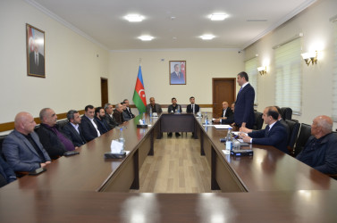 Kürdəmir Rayon İcra Hakimiyyətinin başçısı Elşən Həsənli Sahibkarlarla görüş keçirib.