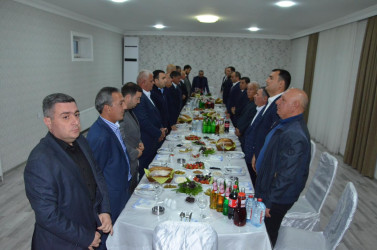 Kürdəmirdə rayon sahibkarları ilə iftar mərasimi təşkil edilib.