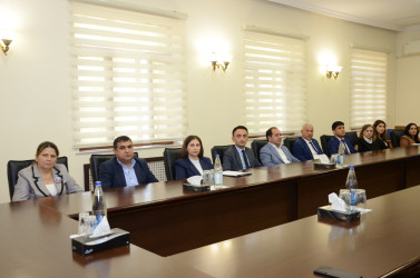 “18 Oktyabr - Müstəqilliyin Bərpası Günü”nə həsr olunmuş dəyirmi masa keçirilib.