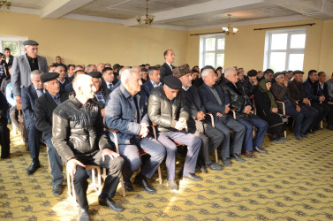 Carlı kəndində sakinlər ilə səyyar qəbul keçirilib