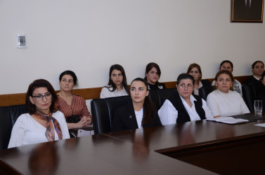 “18 Oktyabr - Müstəqilliyin Bərpası Günü”nə həsr olunmuş dəyirmi masa keçirilib.