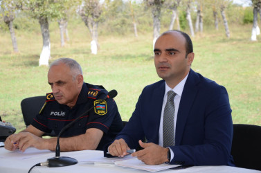 Qoçulu kənd sakinləri ilə səyyar qəbul keçirilib
