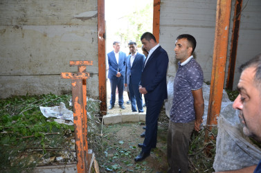 Rayon İcra Hakimiyyətinin başçısı barama saxlanılan yerlərə baxış keçirib