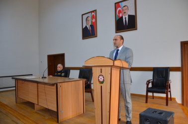 İcra başçısı Elxan İbrahimov rayonda yaşayan ağsaqqallar, ziyalılar və dini icma sədrləri ilə görüş keçirib.