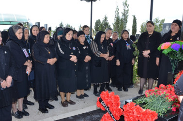 İcra başçısı şəhid Nurlan Dadaşovun anım tədbirində iştirak edib.