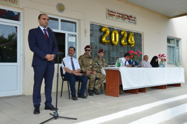 İcra başçısı Mollakənd kənd tam orta məktəbində keçirilən Son zəng tədbirində iştirak edib.