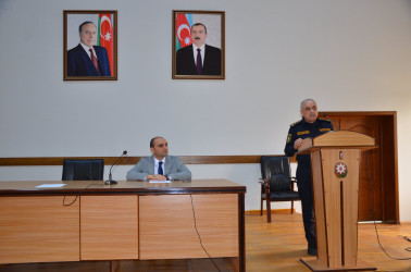 İcra başçısı Elxan İbrahimov rayonda yaşayan ağsaqqallar, ziyalılar və dini icma sədrləri ilə görüş keçirib.