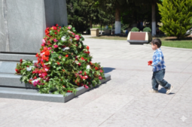 Kürdəmirdə Ümummilli Lider Heydər Əliyevin anadan olmasının 103 illiyi qeyd olunub.