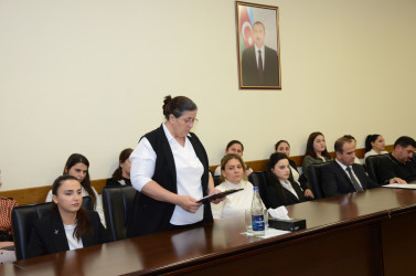 “18 Oktyabr - Müstəqilliyin Bərpası Günü”nə həsr olunmuş dəyirmi masa keçirilib.